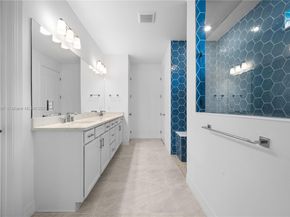 2715 Primrose Pl, Oakland Park FL 33309