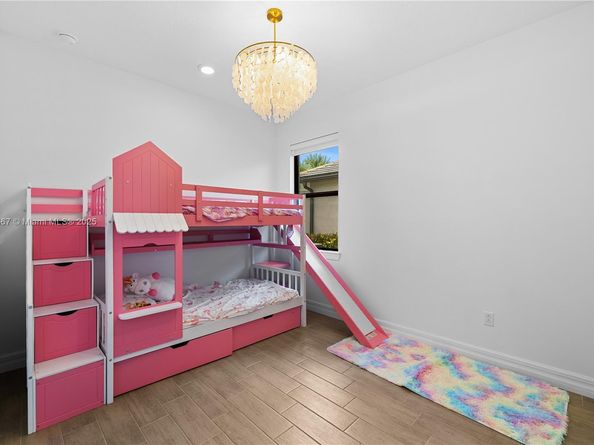 2715 Primrose Pl, Oakland Park FL 33309