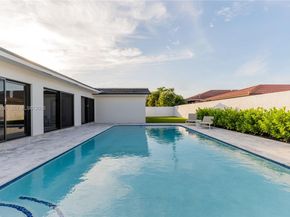 2415 NE 35th Dr, Fort Lauderdale FL 33308