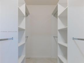 2415 NE 35th Dr, Fort Lauderdale FL 33308