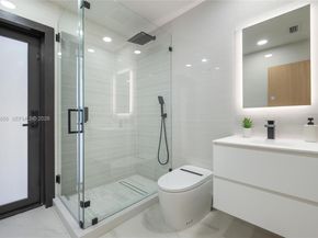 2415 NE 35th Dr, Fort Lauderdale FL 33308