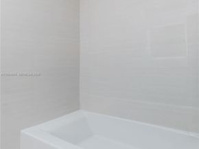 2415 NE 35th Dr, Fort Lauderdale FL 33308