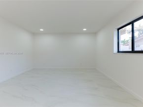 2415 NE 35th Dr, Fort Lauderdale FL 33308