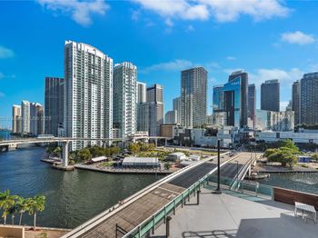 350 S Miami Ave