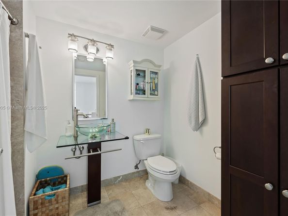 350 S Miami Ave 1102, Miami FL 33130