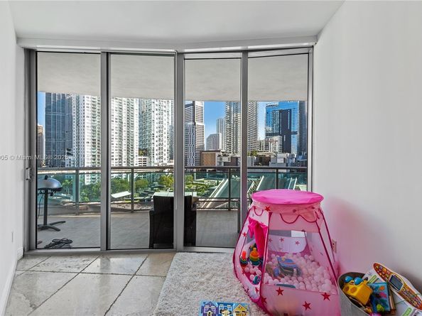 350 S Miami Ave 1102, Miami FL 33130