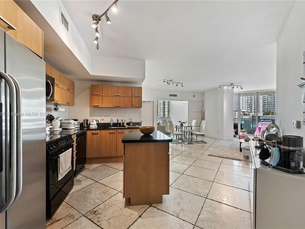 350 S Miami Ave 1102, Miami FL 33130