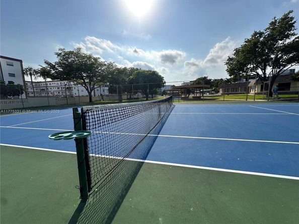 4000 NW 44th Ave 306, Lauderdale Lakes FL 33319