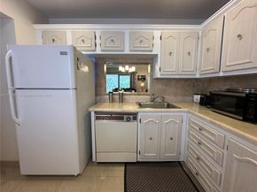 4000 NW 44th Ave 306, Lauderdale Lakes FL 33319
