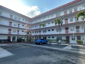 4000 NW 44th Ave 306, Lauderdale Lakes FL 33319