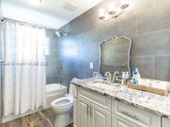 8525 Pine Cay, West Palm Beach FL 33411