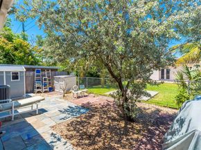 261 NE 41st St, Oakland Park FL 33334