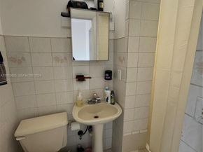 322 SW 31st Ct, Miami FL 33135