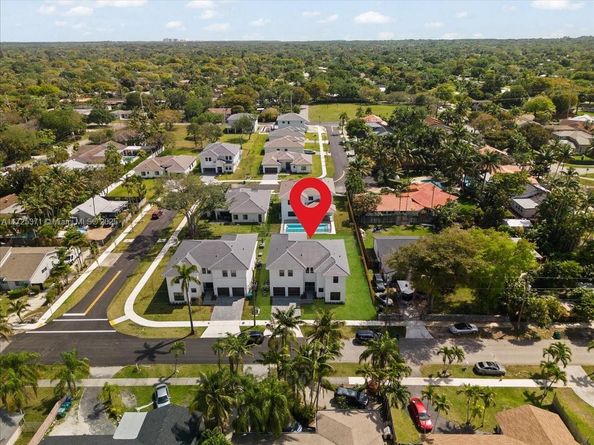 15875 SW 90th Ave, Palmetto Bay FL 33157