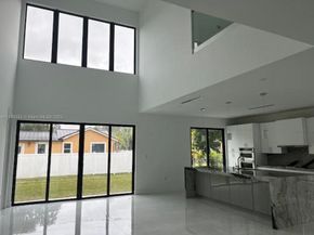 2 Hough Dr, Miami Springs FL 33166
