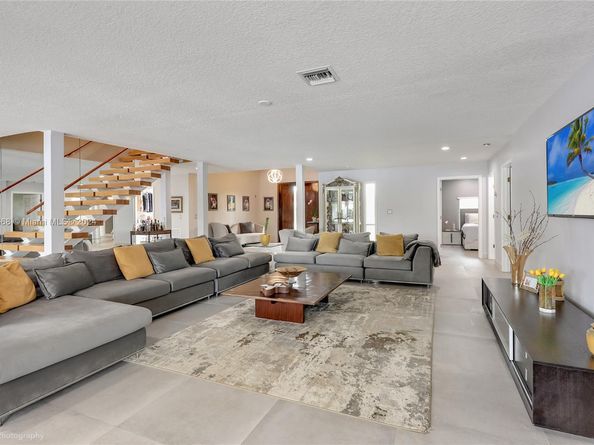 5681 Reynolds Rd, Wellington FL 33449