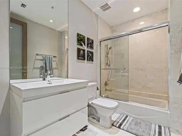 17301 Biscayne Blvd PH5, North Miami Beach FL 33160