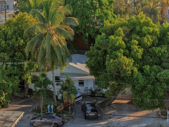 218 SW 14th Ct, Fort Lauderdale FL 33315