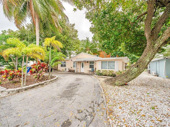 218 SW 14th Ct, Fort Lauderdale FL 33315