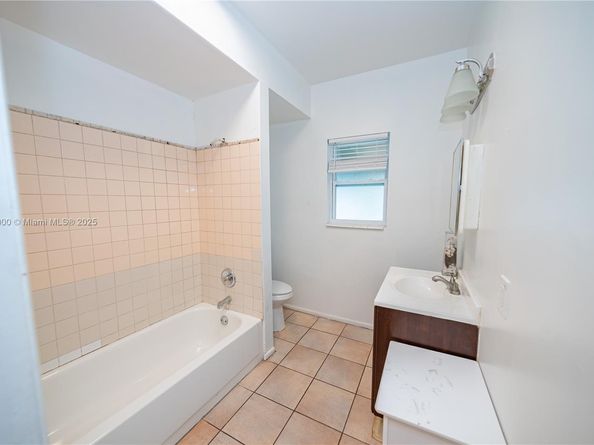 218 SW 14th Ct, Fort Lauderdale FL 33315