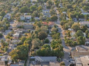 218 SW 14th Ct, Fort Lauderdale FL 33315