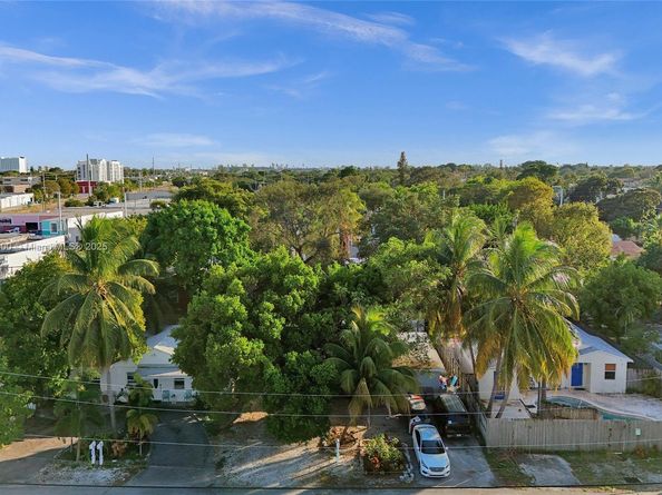 218 SW 14th Ct, Fort Lauderdale FL 33315