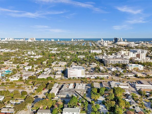 218 SW 14th Ct, Fort Lauderdale FL 33315