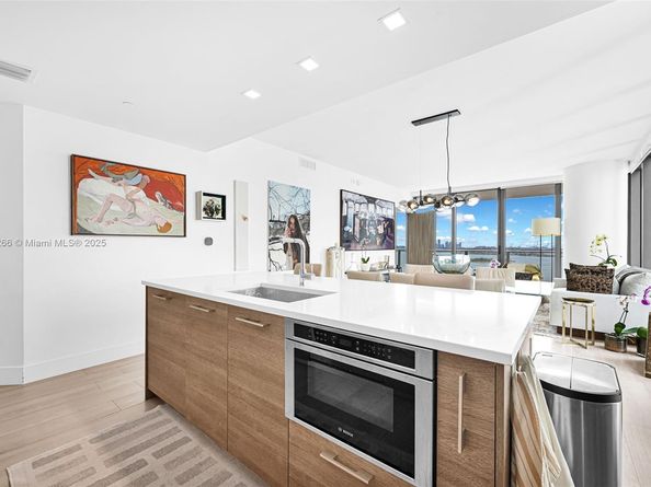 650 NE 32nd St 2201, Miami FL 33137