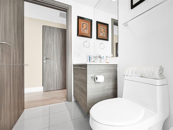 650 NE 32nd St 2201, Miami FL 33137