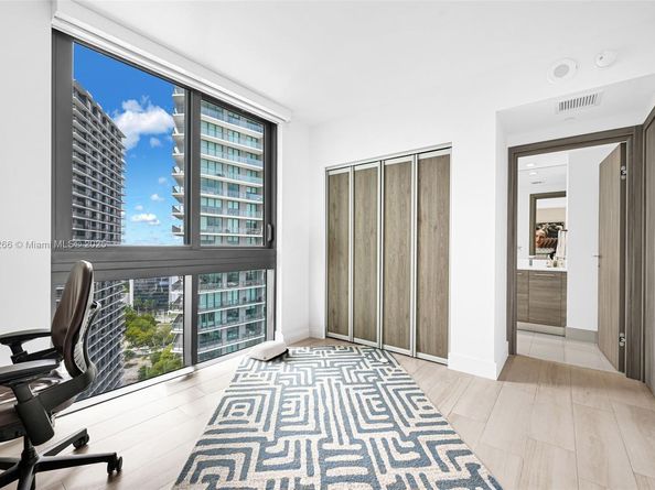650 NE 32nd St 2201, Miami FL 33137