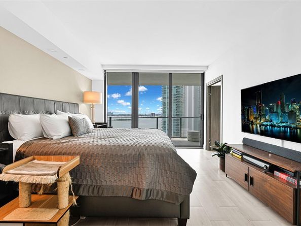 650 NE 32nd St 2201, Miami FL 33137