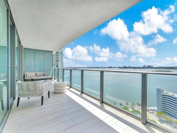 650 NE 32nd St 2201, Miami FL 33137