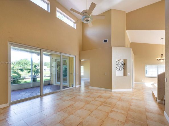 1075 San Luis Rey, Weston FL 33326