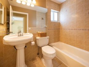 1075 San Luis Rey, Weston FL 33326