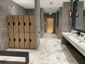90 SW 3rd St 3610, Miami FL 33130