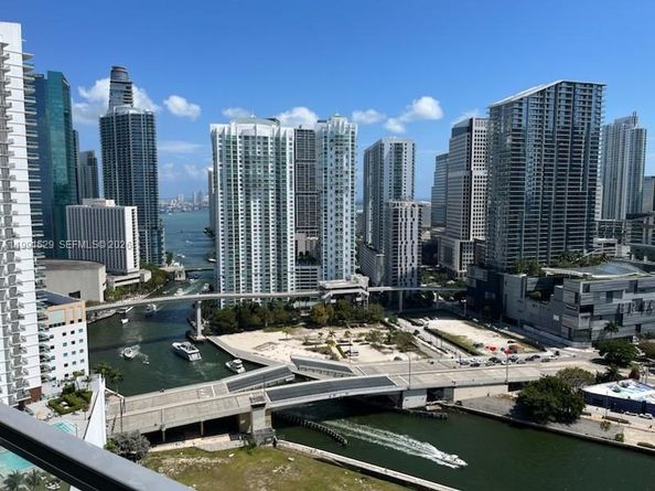 90 SW 3rd St 3610, Miami FL 33130