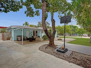 440 NW 38th Ct, Miami FL 33126