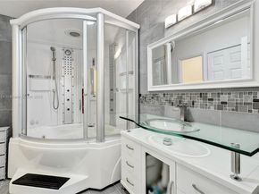 440 NW 38th Ct, Miami FL 33126