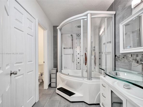 440 NW 38th Ct, Miami FL 33126