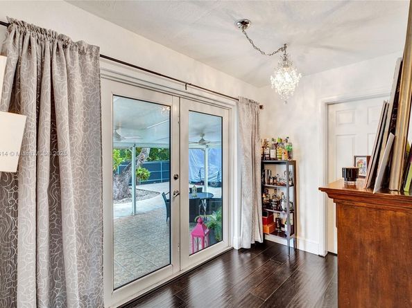 440 NW 38th Ct, Miami FL 33126