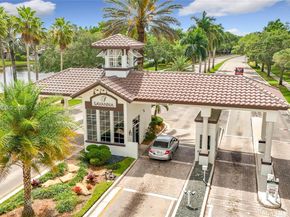 1668 Winterberry Ln, Weston FL 33327