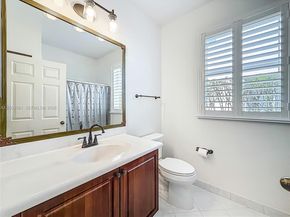 1668 Winterberry Ln, Weston FL 33327
