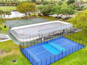 1668 Winterberry Ln, Weston FL 33327