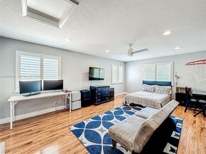1668 Winterberry Ln, Weston FL 33327