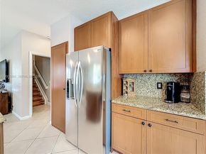 1668 Winterberry Ln, Weston FL 33327