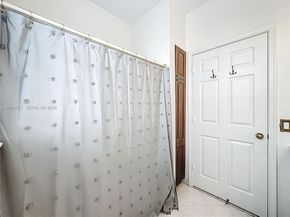 1668 Winterberry Ln, Weston FL 33327