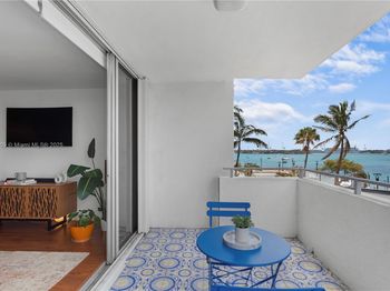 11 Island Ave