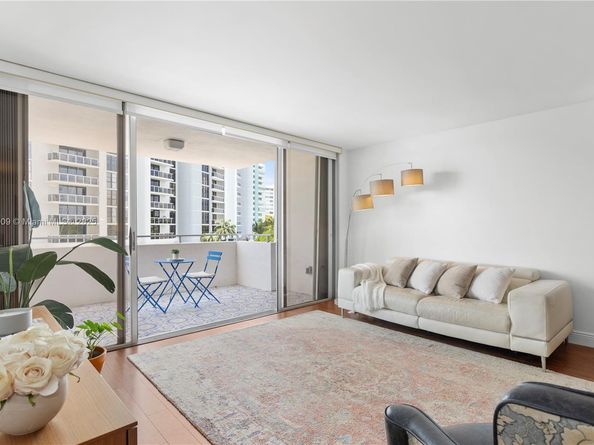11 Island Ave 407, Miami Beach FL 33139
