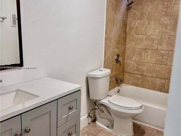 9678 Fontainebleau Blvd 111, Miami FL 33172