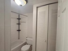 18850 NW 57th Ave 306, Hialeah FL 33015